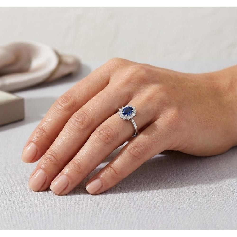 Anello in Oro Bianco 18 Kt con Cubic Blu Zaffiro e Bianchi