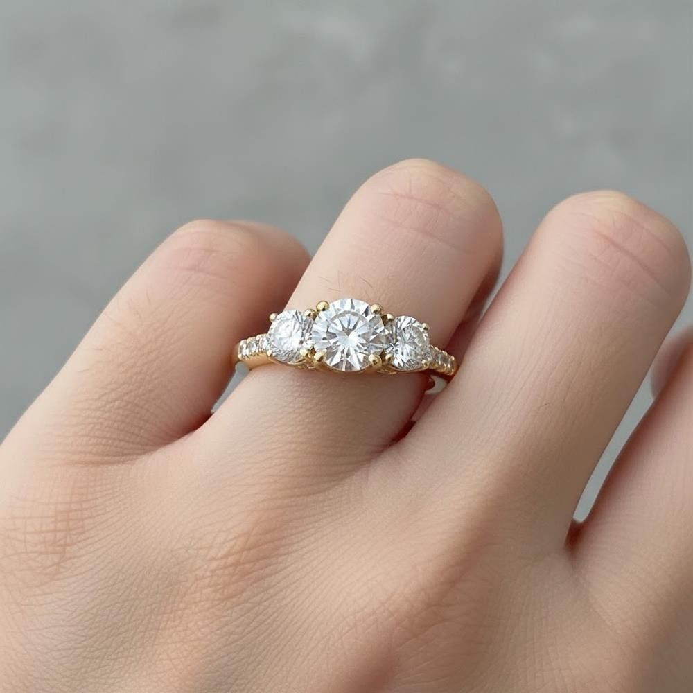 Anello Trilogy in Oro Giallo 18 Kt e Diamanti