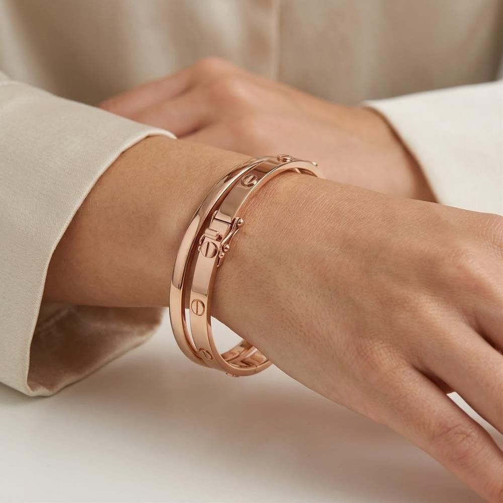 Bracciale Rigido con Viti in Oro Rosa 18 Kt