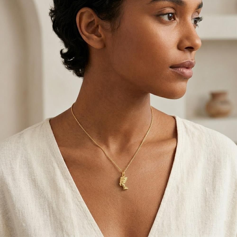 Ciondolo Regina Nefertiti in Oro Giallo 18 Kt