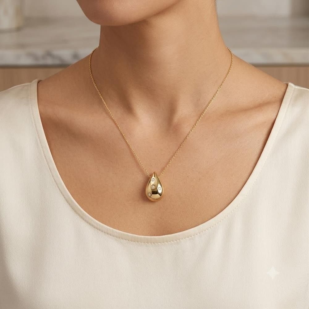 Collana con Goccia in Oro Giallo 18 Kt e Cubic Bianca