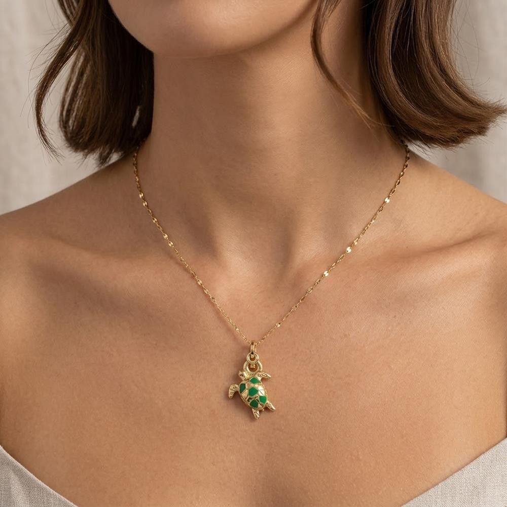 Collana con Tartaruga e Smalto Verde in Oro 18 Kt