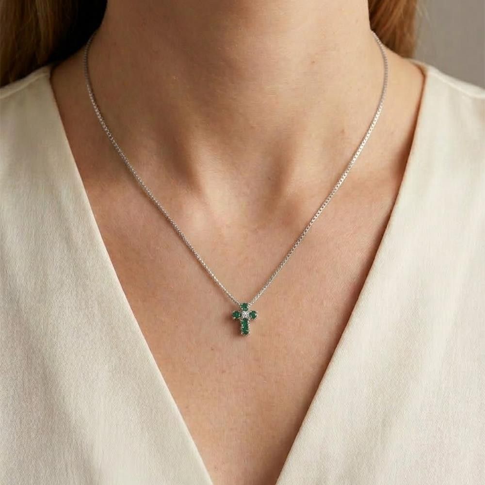 Collana Croce in Oro Bianco 18 Kt Diamante e Smeraldi