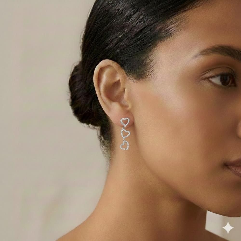 Orecchini Pendenti Cuori In Oro Bianco 18 Kt e Cubic Bianca
